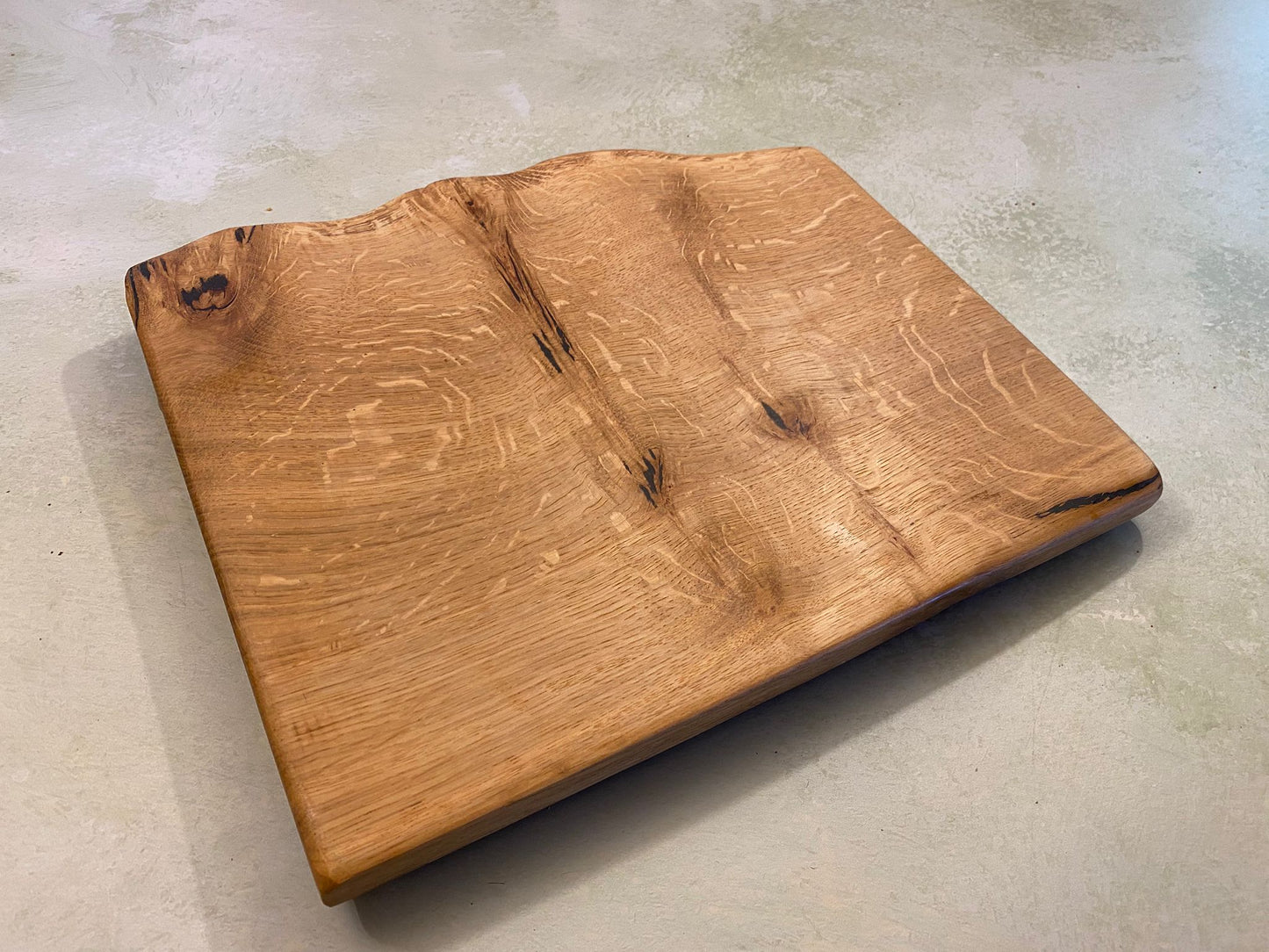 Shropshire Oak Serving Board / Trivet with Feet